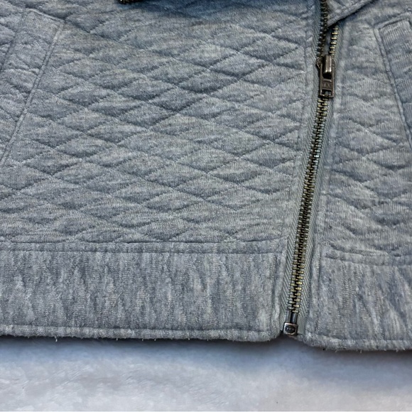 Cat & Jack Gray Quilted Kids Jacket EUC Size 2T - Picture 5 of 16